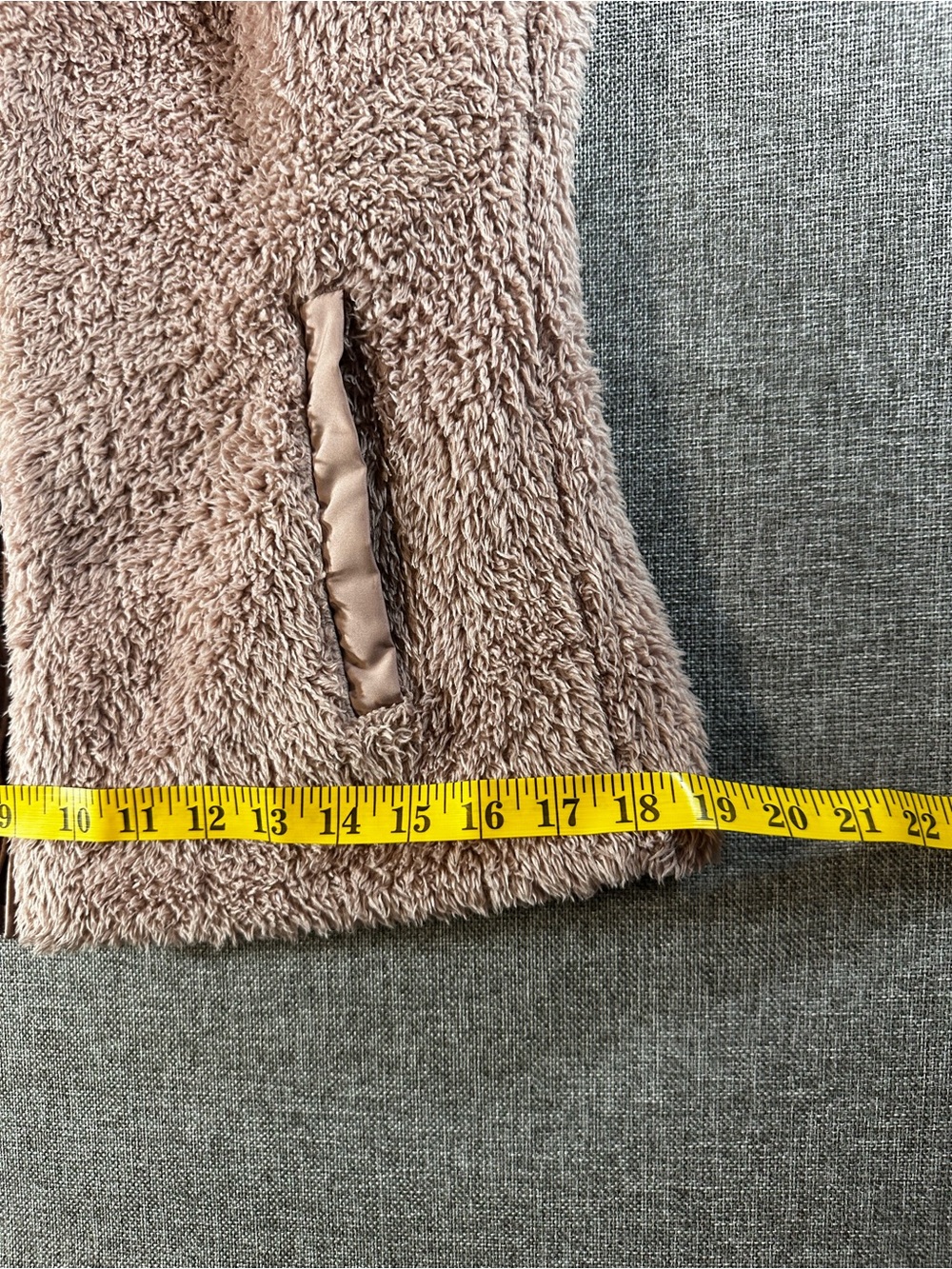 Patagonia Women’s Sherpa Fleece Vest in Taupe - Picture 5 of 12